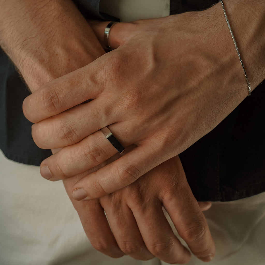 SIGNET RING